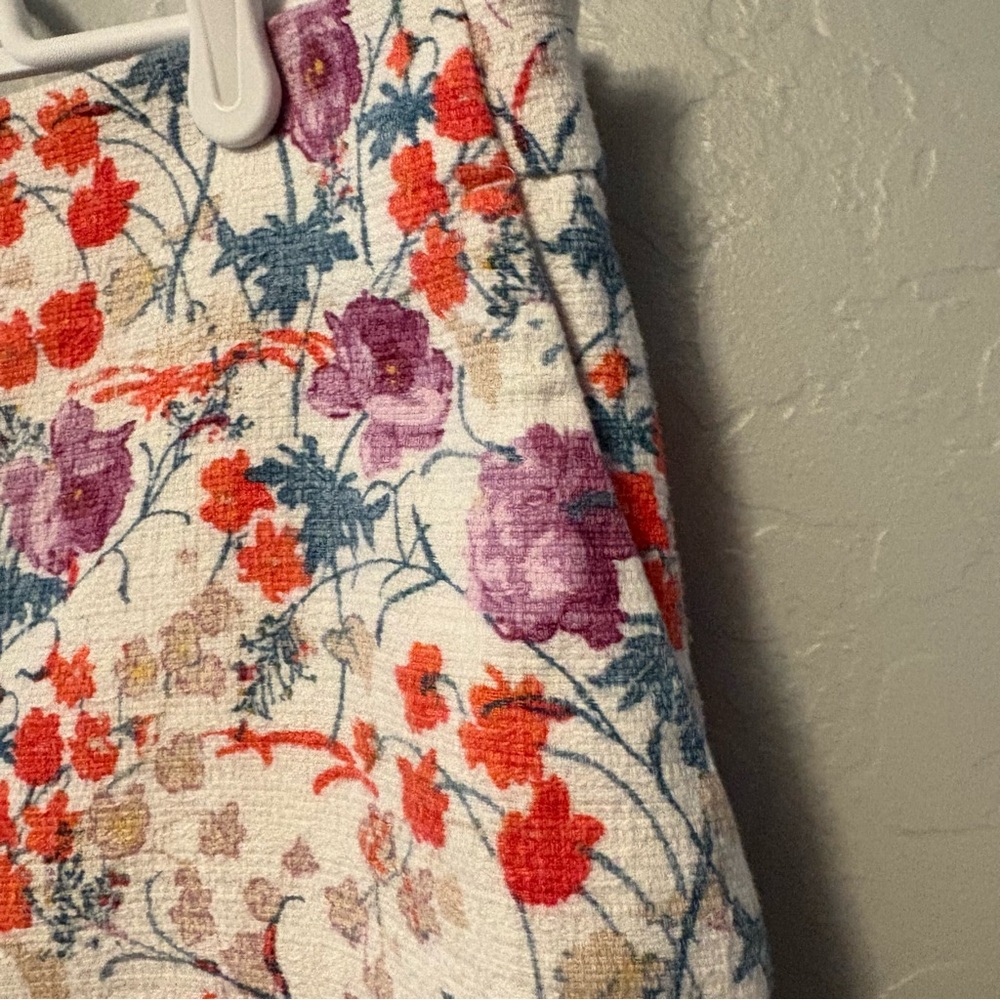 Ann Taylor white and purple floral high waisted side zip dressy shorts size 8 - Picture 7 of 16